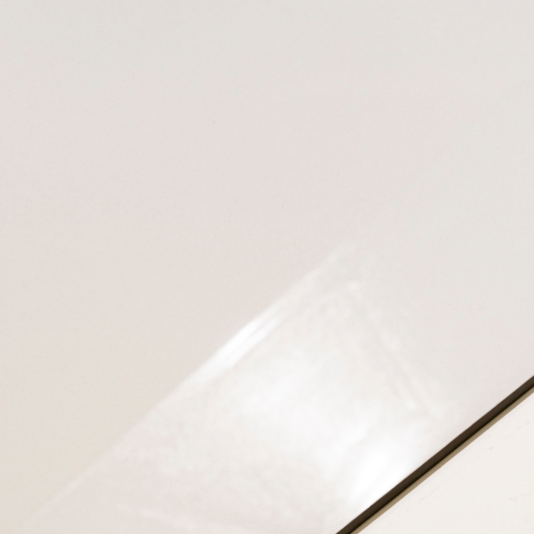 Crystal Ash porcelain tile 60x120cm 9mm thickness, marble look design, durable porcelain, perfect for floors and walls in modern interiors.