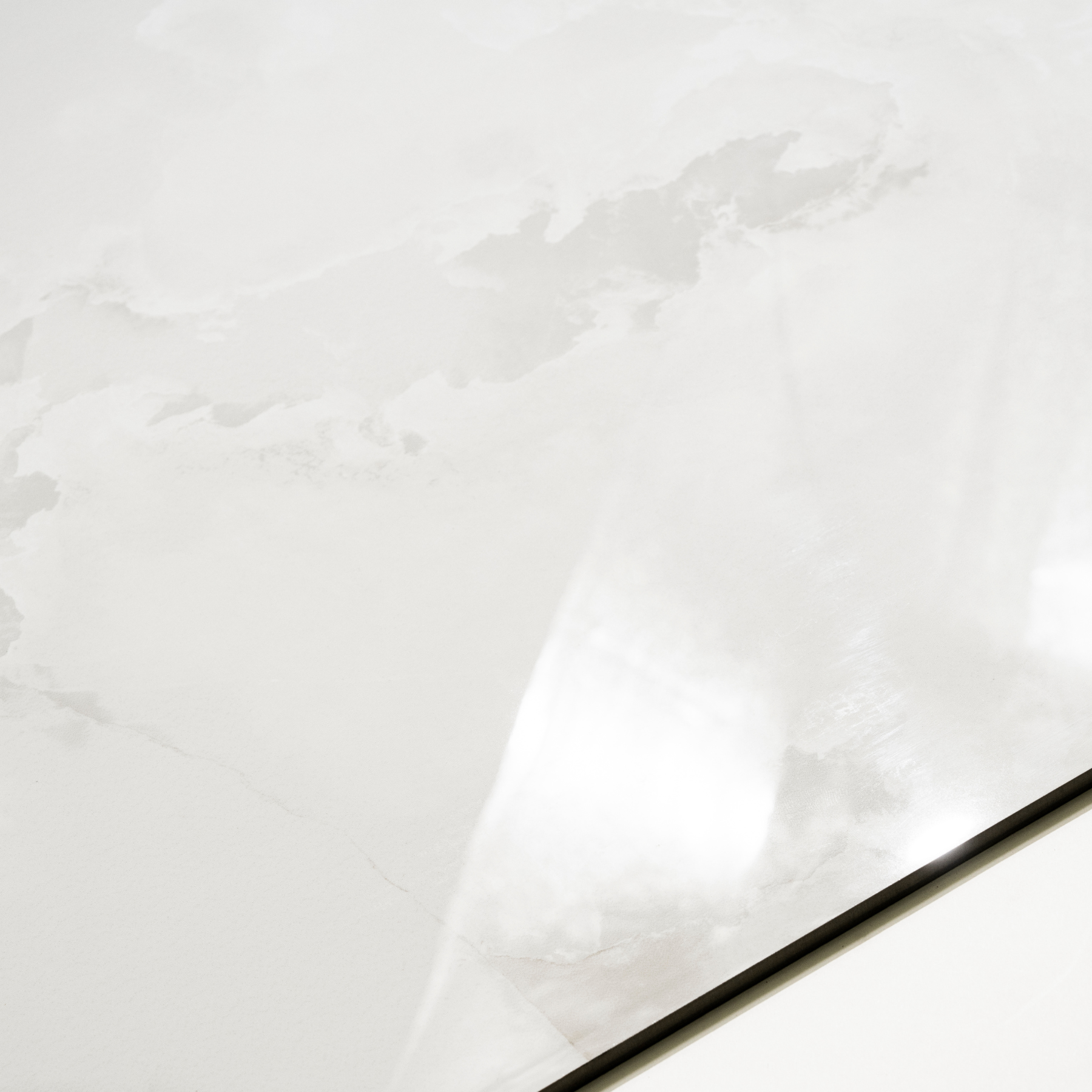 Honey Onyx 80x160cm 9 mm glossy porcelain tiles. Elegant honey-toned marble-look floor & wall tiles for UAE homes & commercial interiors.